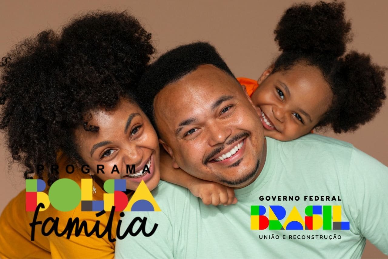 Imagem família felis comemorando beneficio